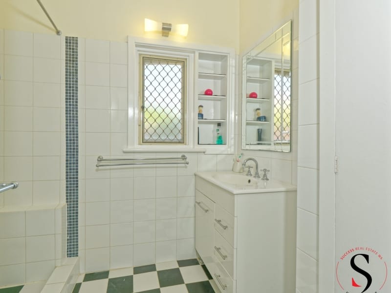 27 Ferrar Street, Menora, WA 6050 AUSTRALIA